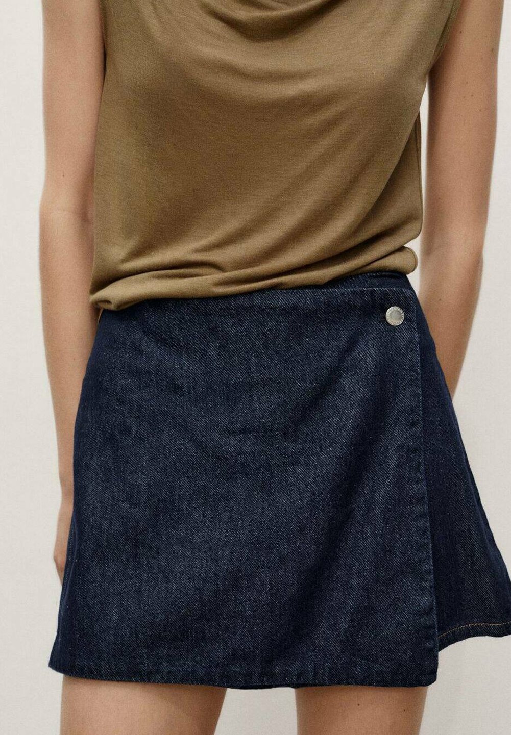 Джинсовая юбка Denim shorts Mango, синий
Джинсовая юбка Denim shorts Mango, синий