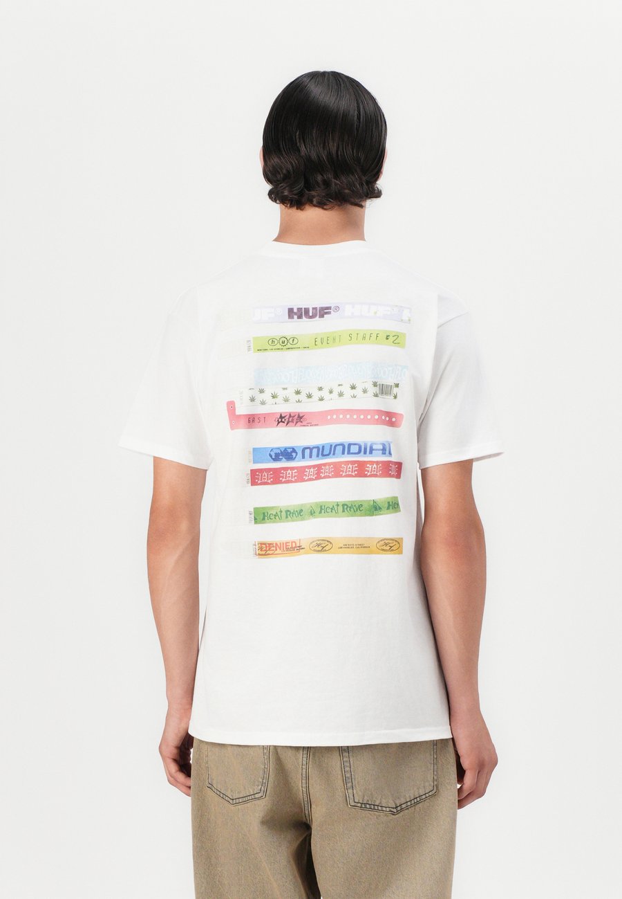 Футболка HUF ADMISSION TEE UNISEX, White, Белый, Футболка HUF ADMISSION TEE UNISEX, White
Футболка HUF ADMISSION TEE UNISEX, White, Белый, Футболка HUF ADMISSION TEE UNISEX, White