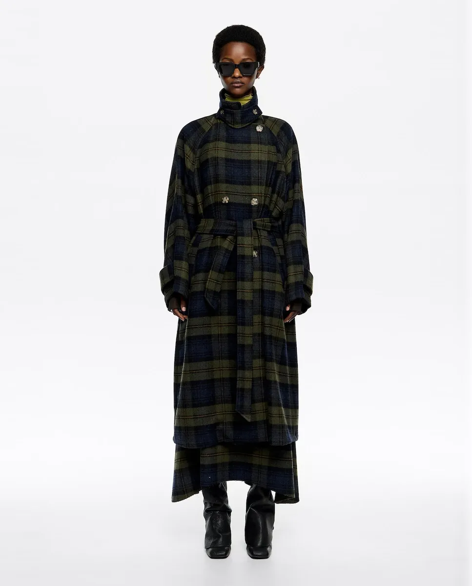 Двустороннее женское пальто из ткани в клетку с перекрещенными застежками Bimba y Lola, хаки
Двустороннее женское пальто из ткани в клетку с перекрещенными застежками Bimba y Lola, хаки