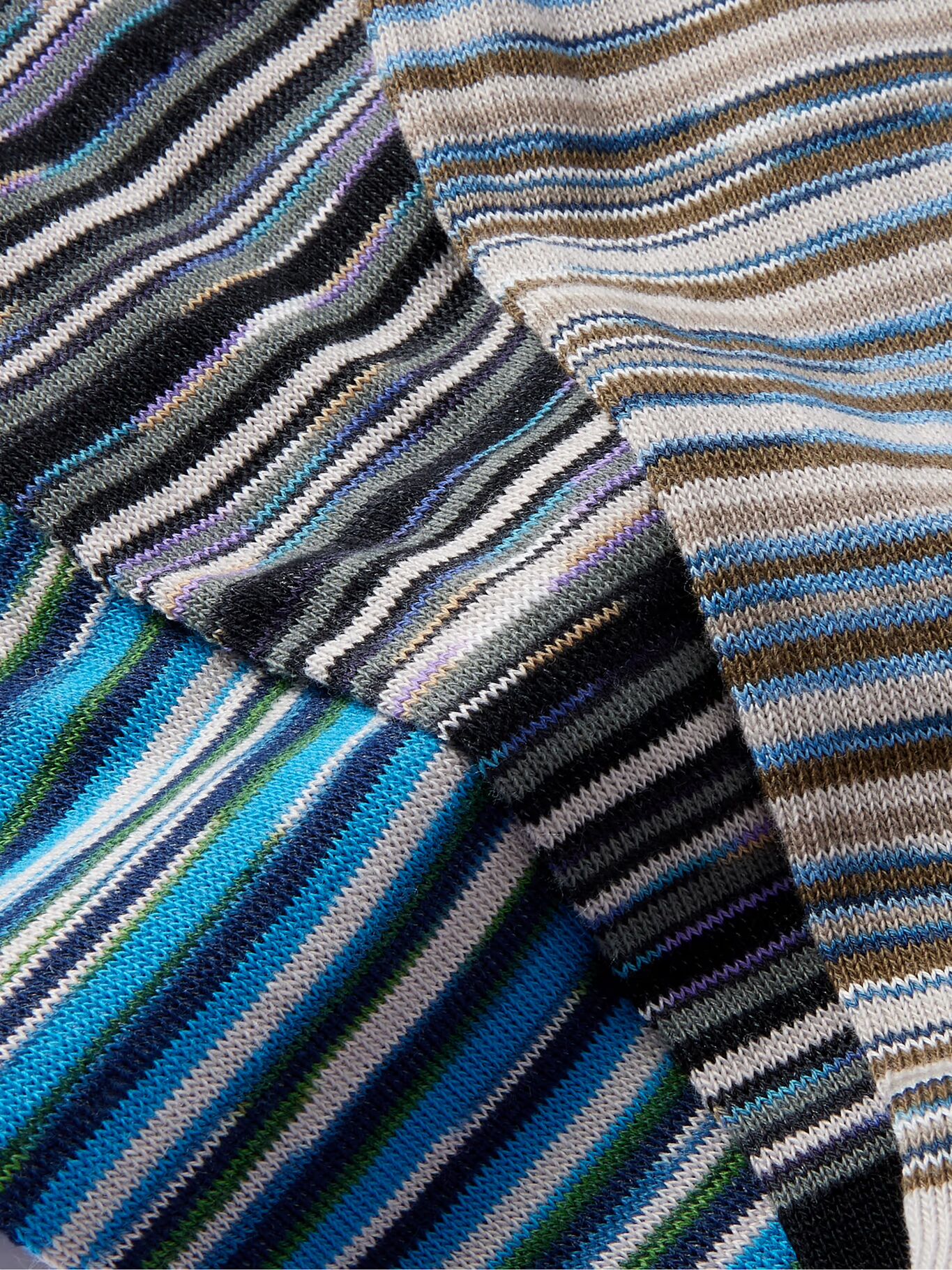 Три пары носков из смеси хлопка и пряжи крючком, окрашенных в космическом стиле MISSONI, синий
Три пары носков из смеси хлопка и пряжи крючком, окрашенных в космическом стиле MISSONI, синий