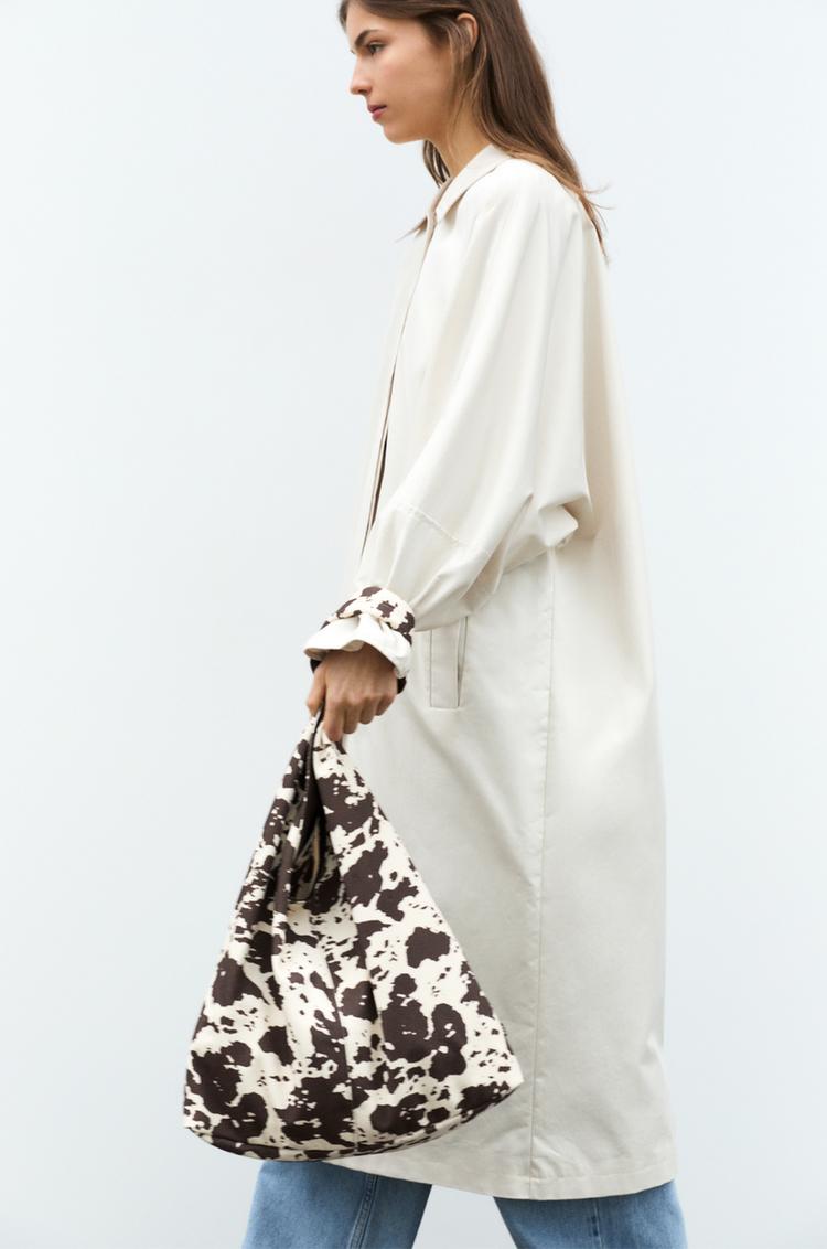 Сумка-Шоппер из холста с принтом под корову Pull And Bear, коричневый
Сумка-Шоппер из холста с принтом под корову Pull And Bear, коричневый