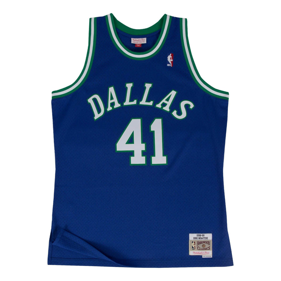 Джерси Mitchell & Ness x Dallas Mavericks Road 1998-99 Swingman Jersey 'Dirk Nowitzki 41', синий
Джерси Mitchell & Ness x Dallas Mavericks Road 1998-99 Swingman Jersey 'Dirk Nowitzki 41', синий