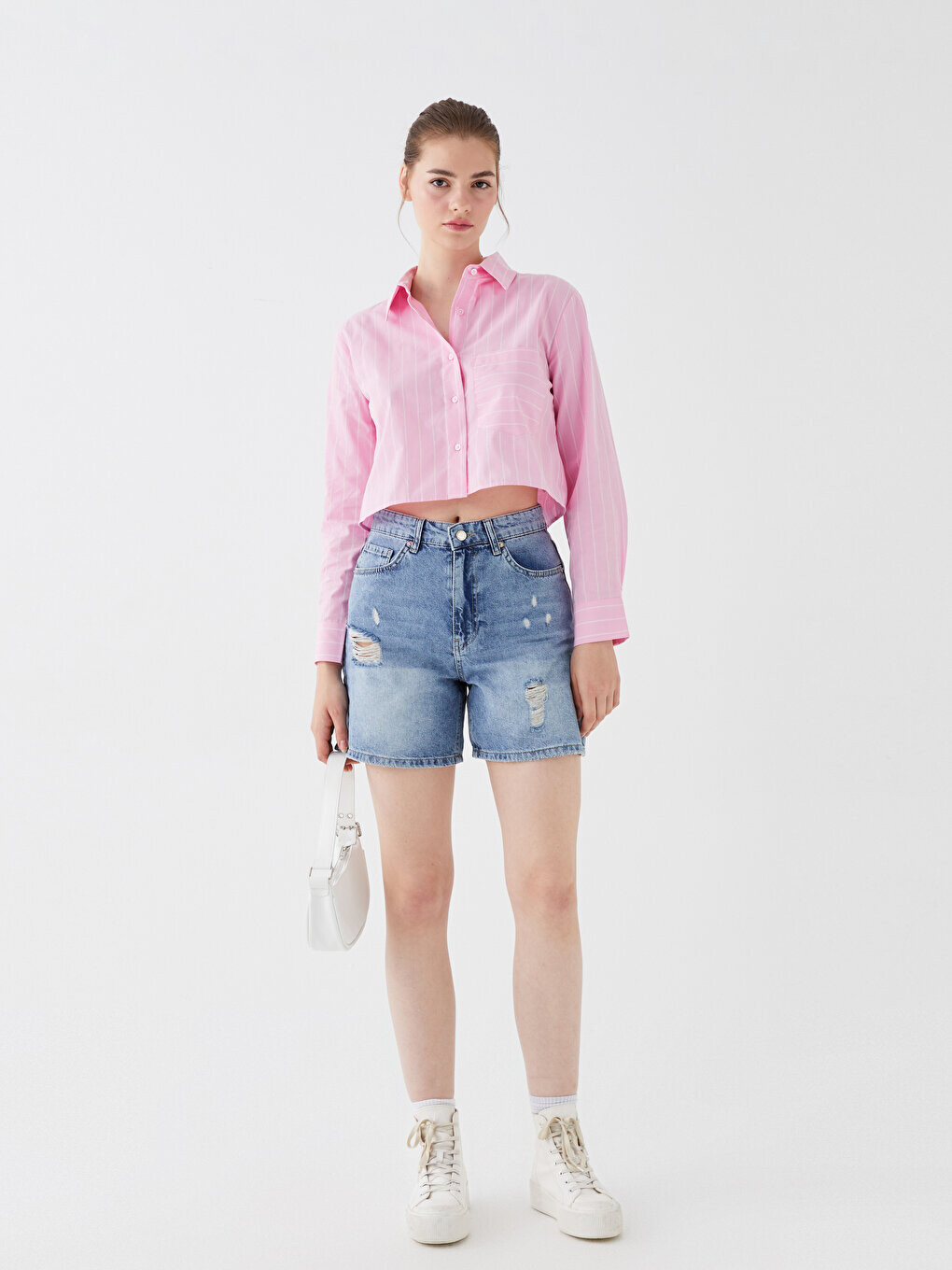 Женские джинсовые шорты стандартного кроя с рваными деталями LCW Jeans, среднее индиго родео
Женские джинсовые шорты стандартного кроя с рваными деталями LCW Jeans, среднее индиго родео