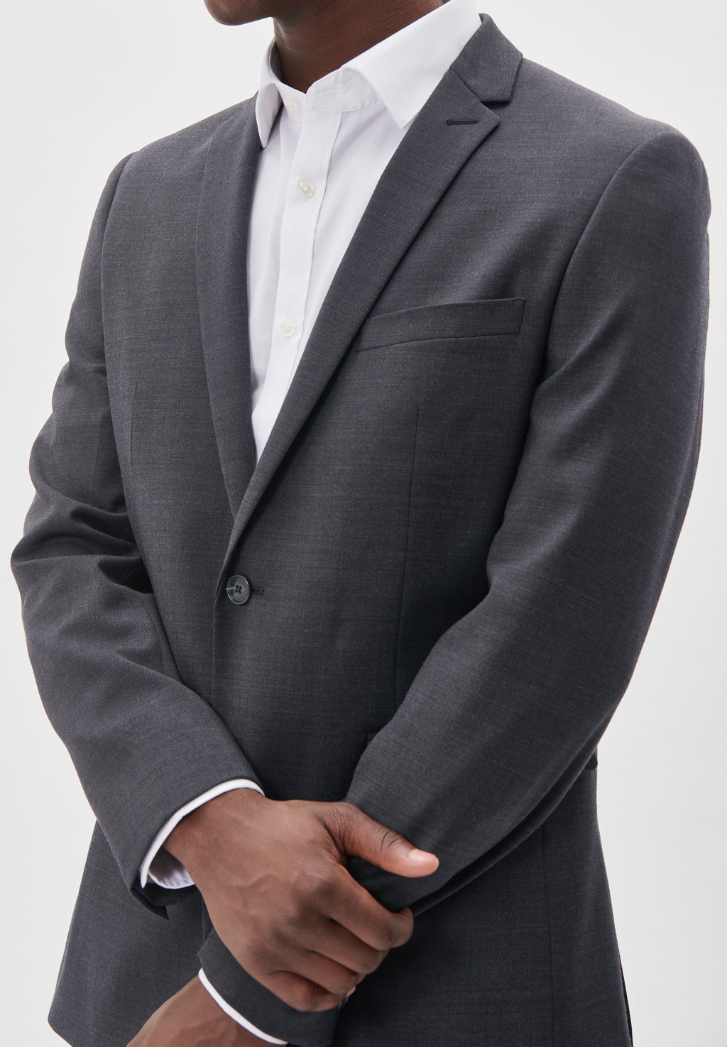 Пиджак-блейзер GEORGE F Matinique, темно-серый
Пиджак-блейзер GEORGE F Matinique, темно-серый