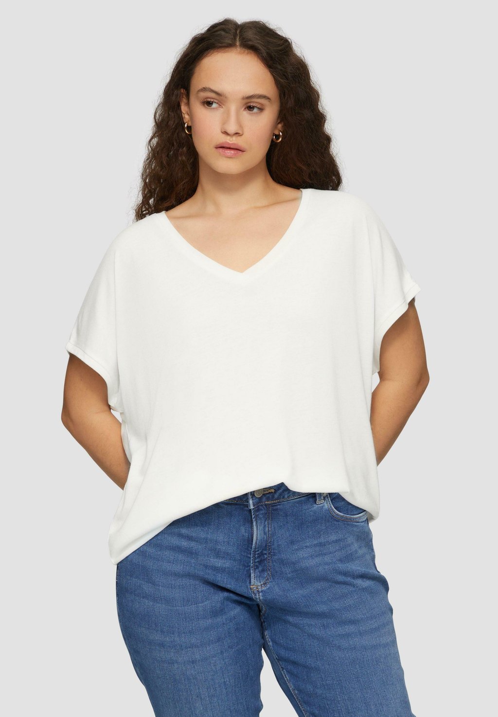 Базовая футболка QS, молочный
Базовая футболка QS, молочный