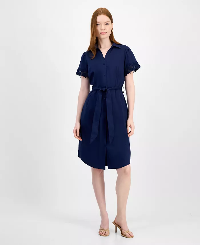 Женское короткое платье-рубашка с кружевной отделкой T Tahari, синий
Женское короткое платье-рубашка с кружевной отделкой T Tahari, синий