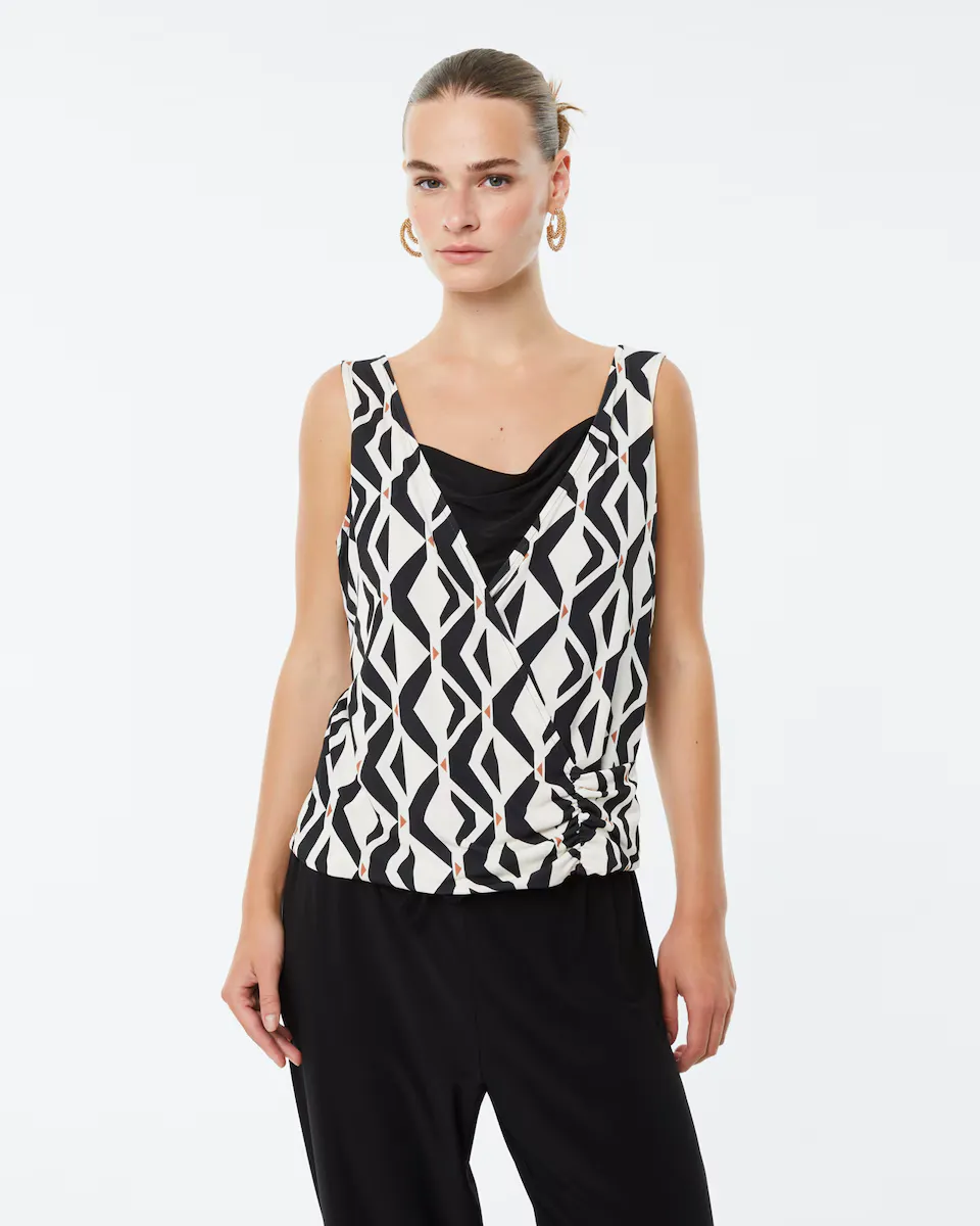 Женский трикотажный топ с принтом и драпированным вырезом Paz Torras, черный
Женский трикотажный топ с принтом и драпированным вырезом Paz Torras, черный