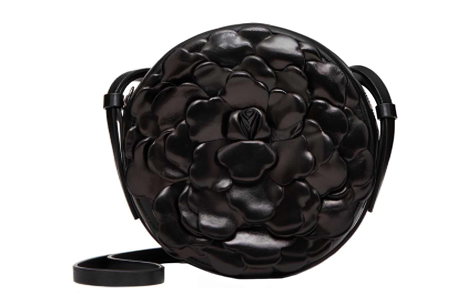 Valentino Ателье круглая сумка из овчины через плечо женская черная
Valentino Ателье круглая сумка из овчины через плечо женская черная