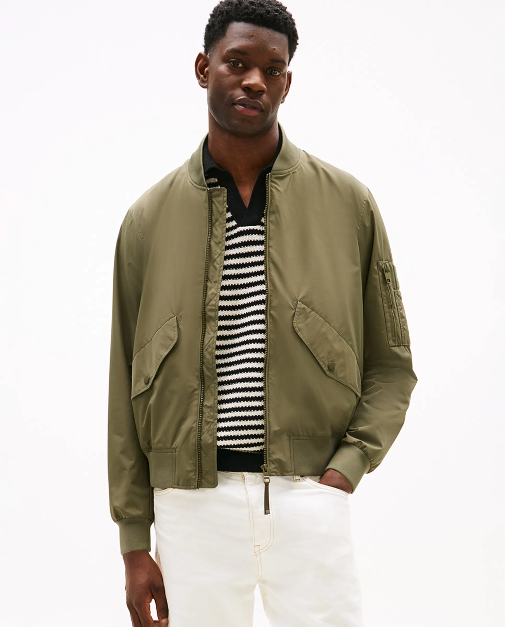 Куртка-бомбер мужская на молнии Tommy Hilfiger, военный зеленый
Куртка-бомбер мужская на молнии Tommy Hilfiger, военный зеленый