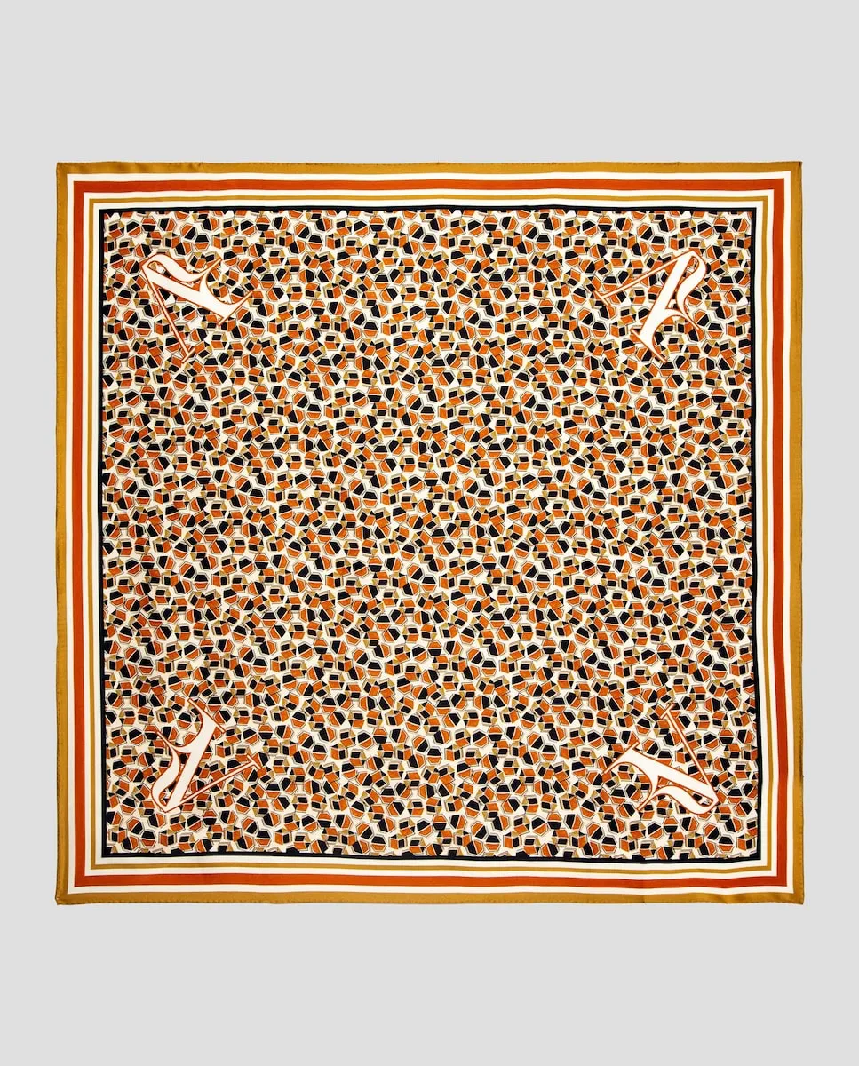 Женский шелковый платок с геометрическим узором Roberto Verino, коричневый
Женский шелковый платок с геометрическим узором Roberto Verino, коричневый