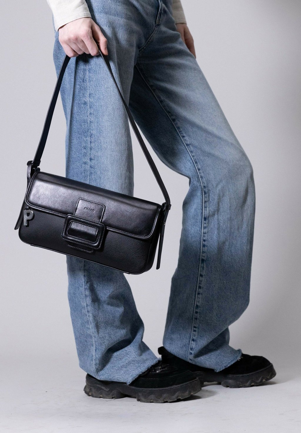 Сумка через плечо PAOLA - Across body bag Picard, черный
Сумка через плечо PAOLA - Across body bag Picard, черный