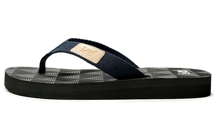 Шлепанцы мужские черные Lee
Шлепанцы мужские черные Lee