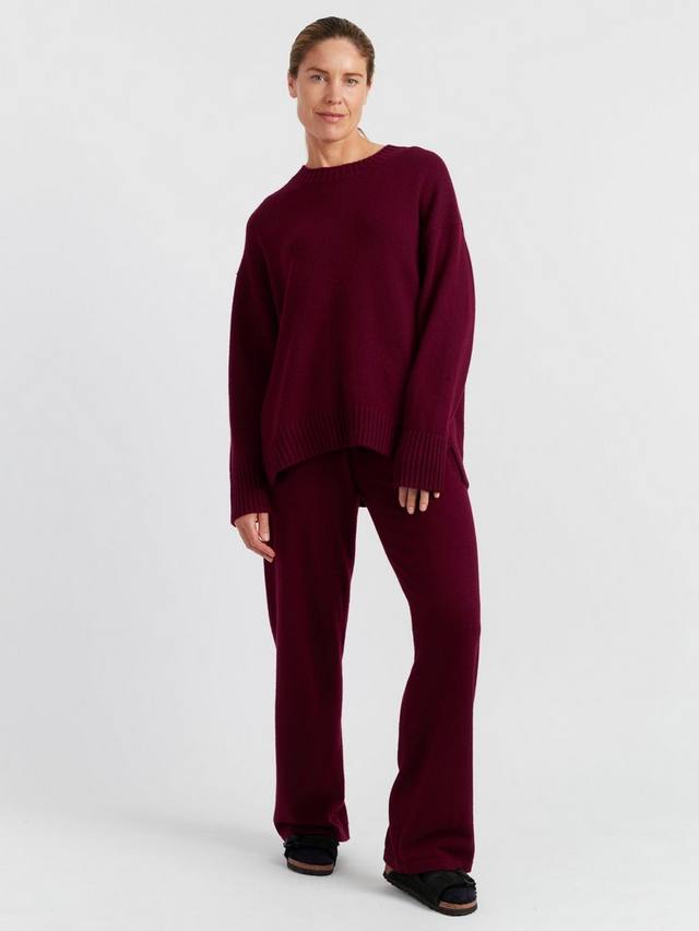 Джемпер из чистого кашемира с круглым вырезом Chinti & Parker, Claret
Джемпер из чистого кашемира с круглым вырезом Chinti & Parker, Claret