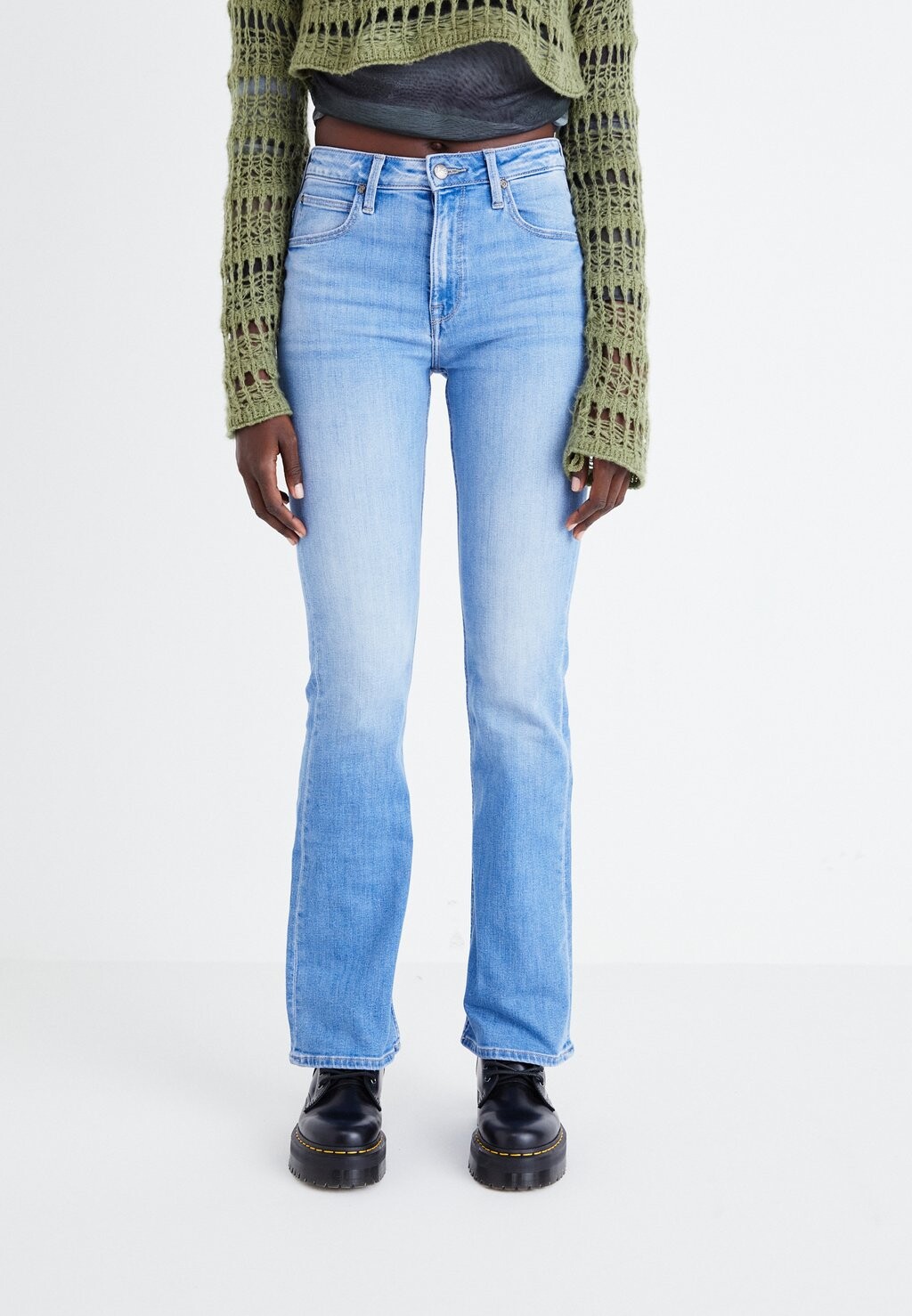 Джинсы Bootcut BREESE Lee, светло-голубой
Джинсы Bootcut BREESE Lee, светло-голубой