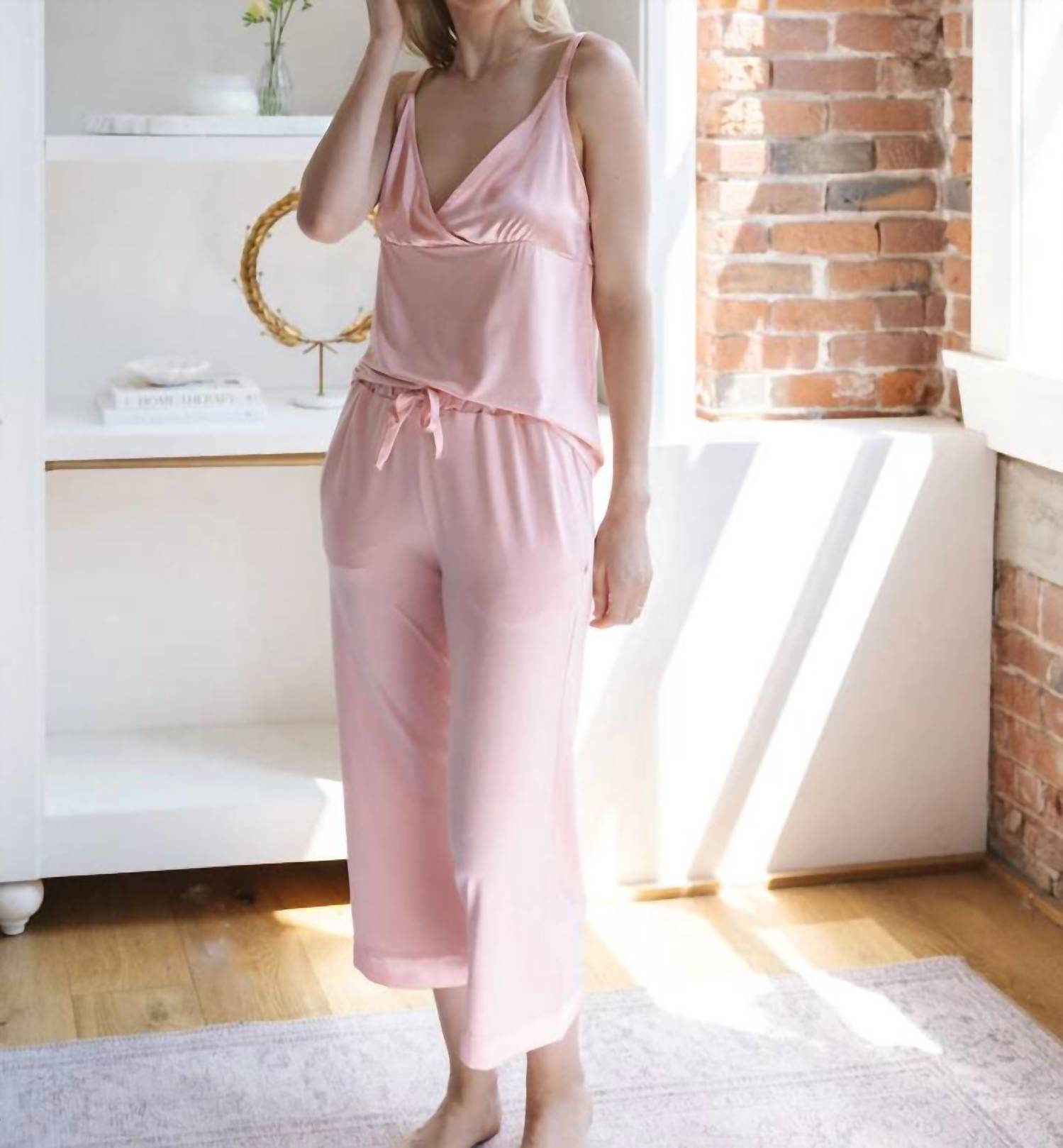 Пижамные штаны Moon Dancer в розовом цвете MERSEA
Пижамные штаны Moon Dancer в розовом цвете MERSEA