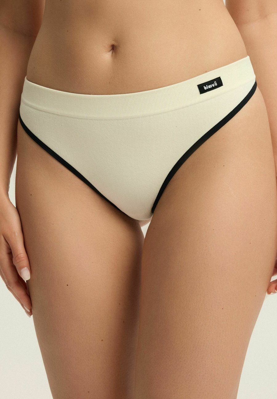 Трусы ESOTIQ ARLAN BLOOVII, White/Off-White
Трусы ESOTIQ ARLAN BLOOVII, White/Off-White