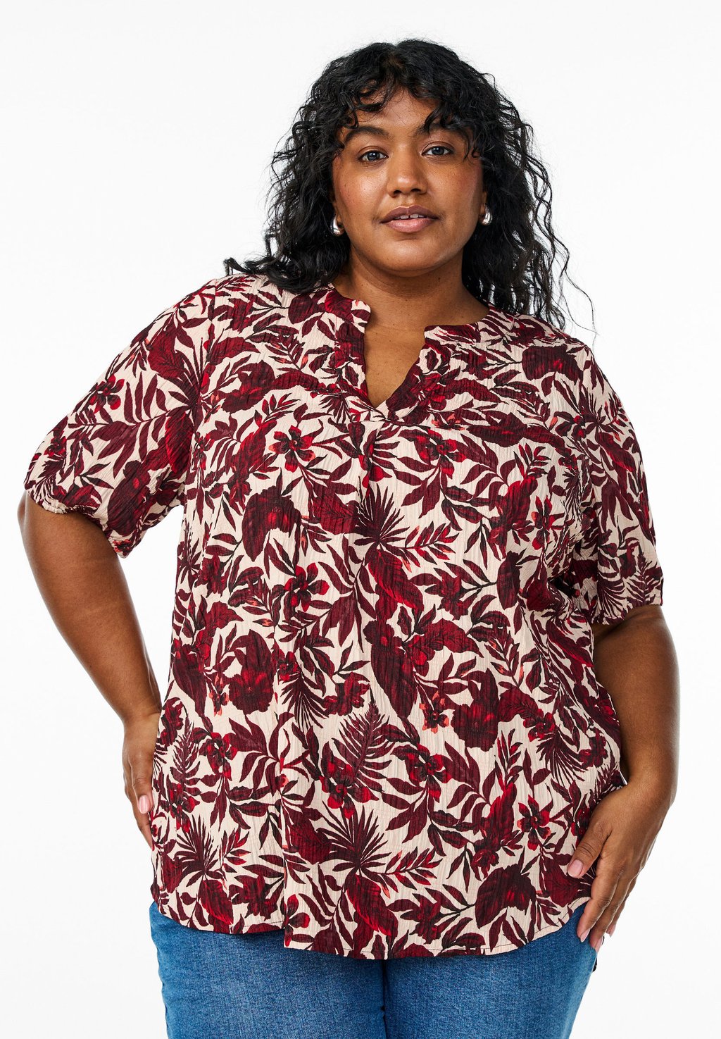 Блуза GEBLÜMTE MIT KURZEN ÄRMELN Zizzi, красный
Блуза GEBLÜMTE MIT KURZEN ÄRMELN Zizzi, красный