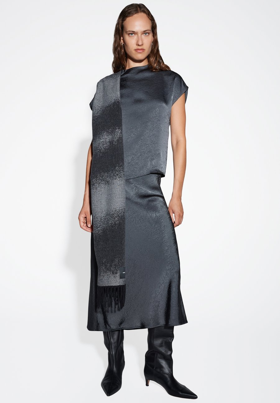 Шарф someday. TWO-COLORED ONE SIZE, Black
Шарф someday. TWO-COLORED ONE SIZE, Black