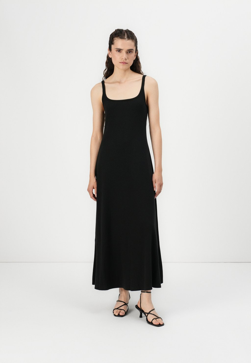 Платье макси LINE MIDI - Jersey dress GAP, черный
Платье макси LINE MIDI - Jersey dress GAP, черный