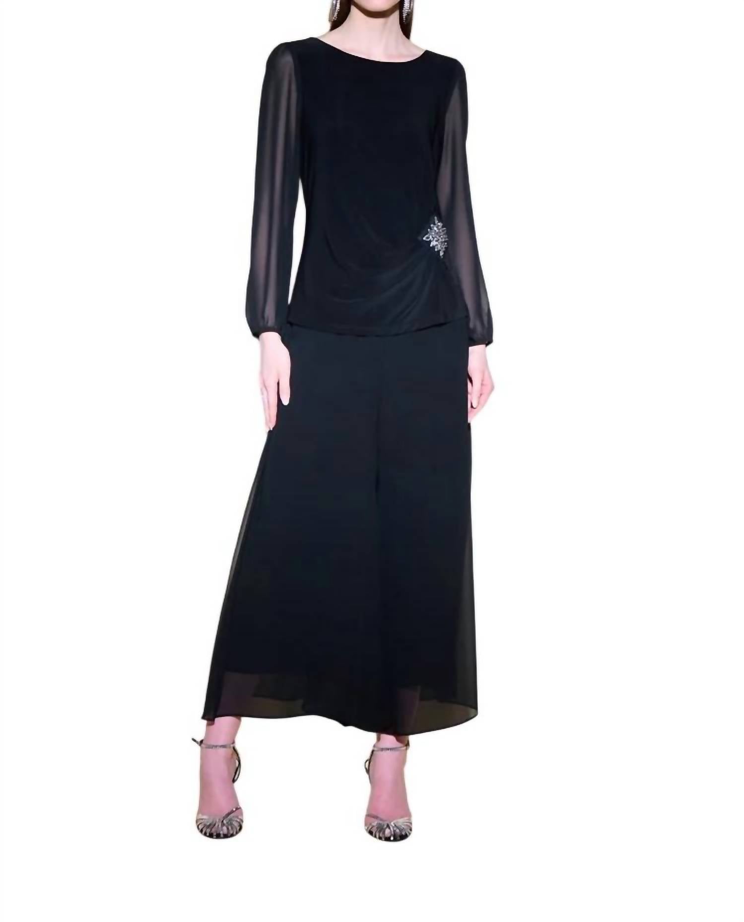 Шелковый вязаный топ с декором в черном цвете Joseph Ribkoff
Шелковый вязаный топ с декором в черном цвете Joseph Ribkoff