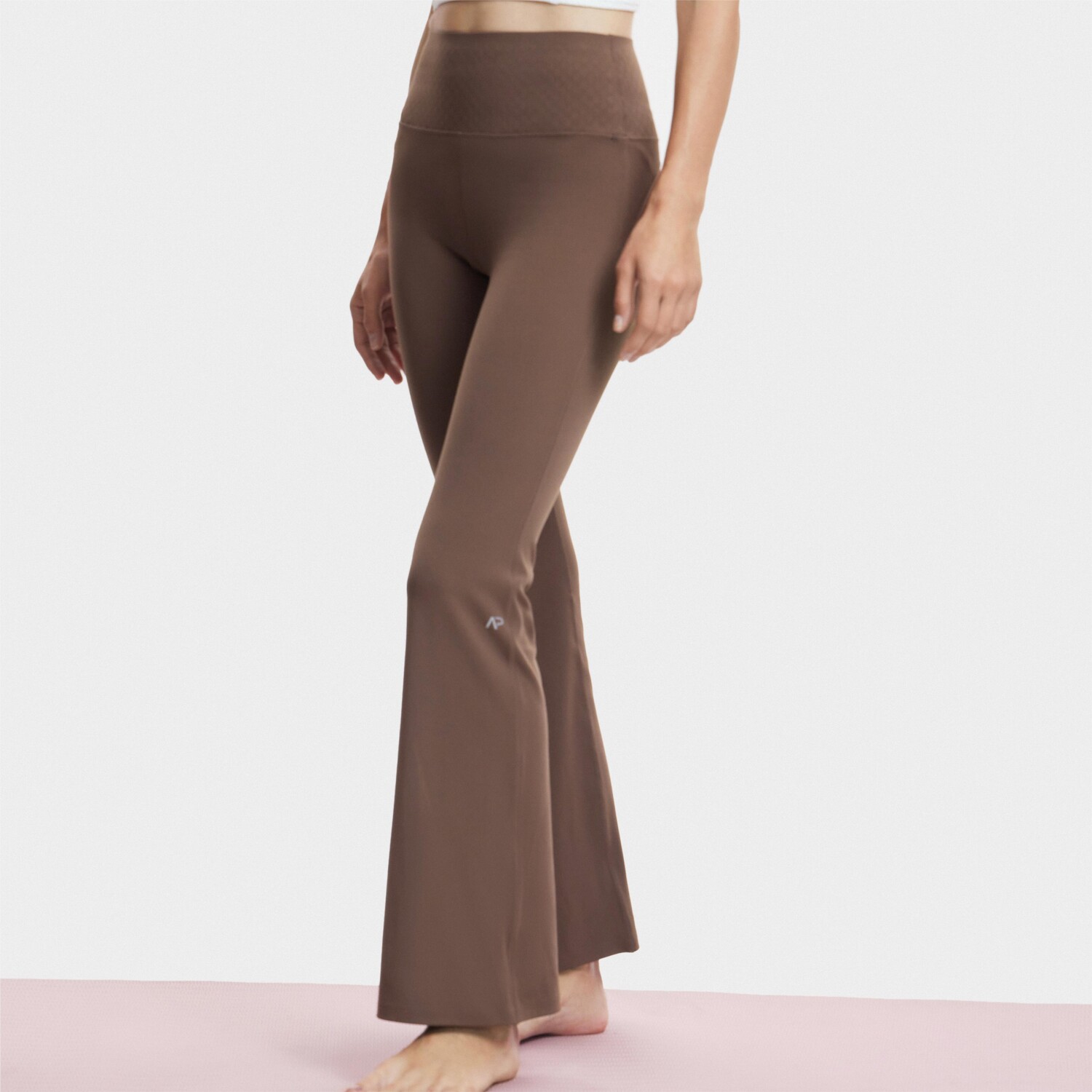 Леггинсы женские темно-коричневые Fila
Леггинсы женские темно-коричневые Fila