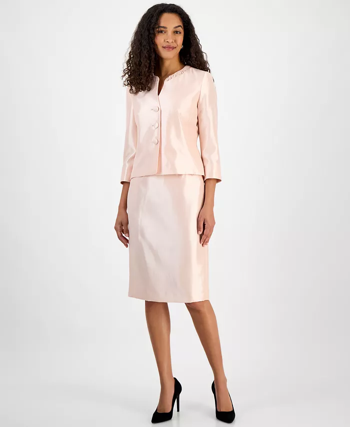 Женский жакет без воротника с тремя пуговицами и рукавом 3/4 & облегающая юбка-клеш Le Suit, розовый
Женский жакет без воротника с тремя пуговицами и рукавом 3/4 & облегающая юбка-клеш Le Suit, розовый