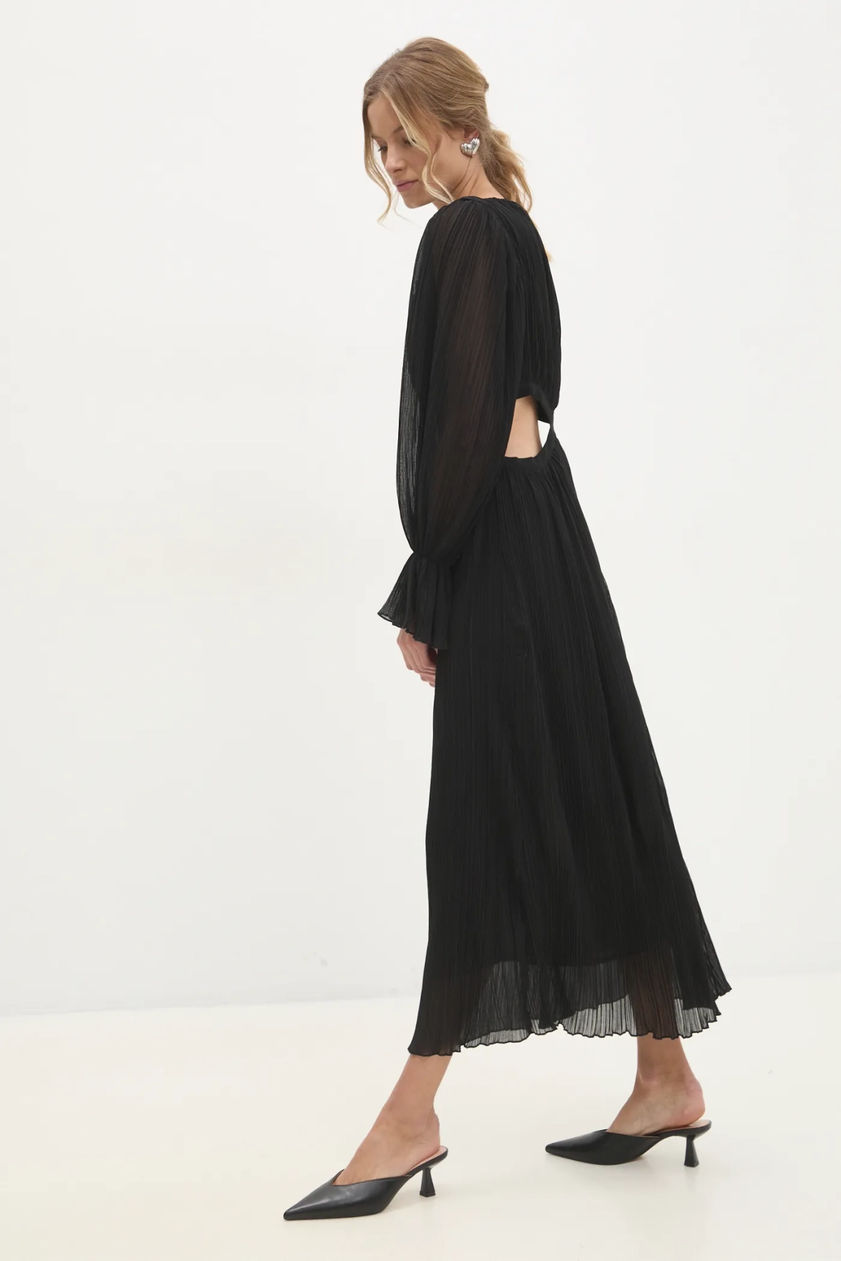 Платье Answear Lab, черный
Платье Answear Lab, черный