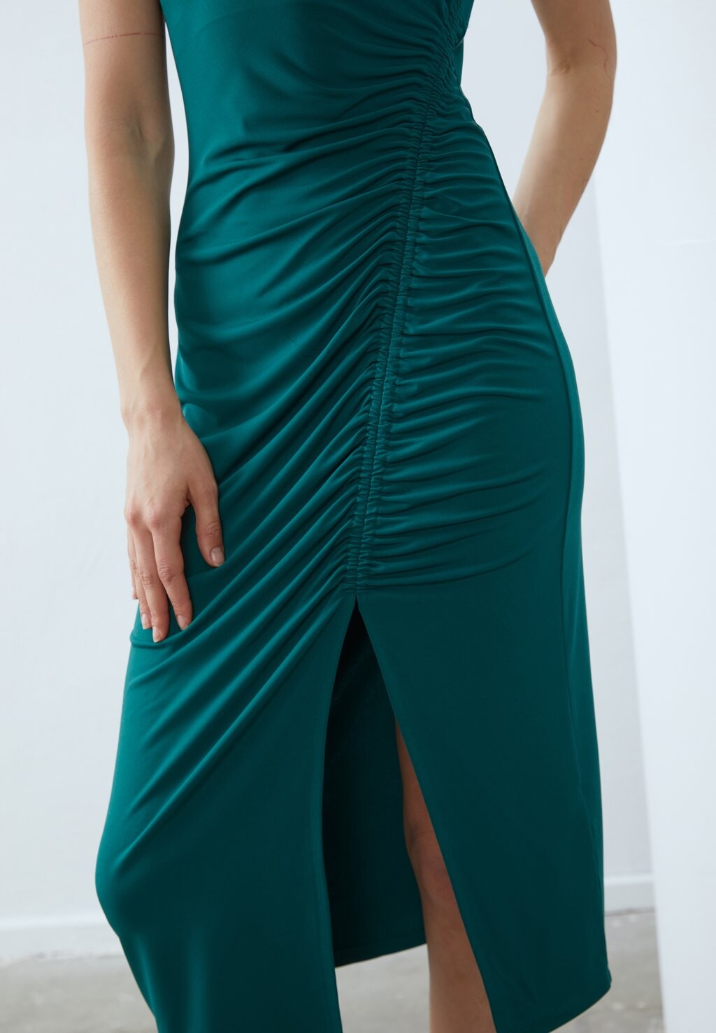 Платье из джерси Anna Field, темно-зеленый 
Платье из джерси Anna Field, темно-зеленый