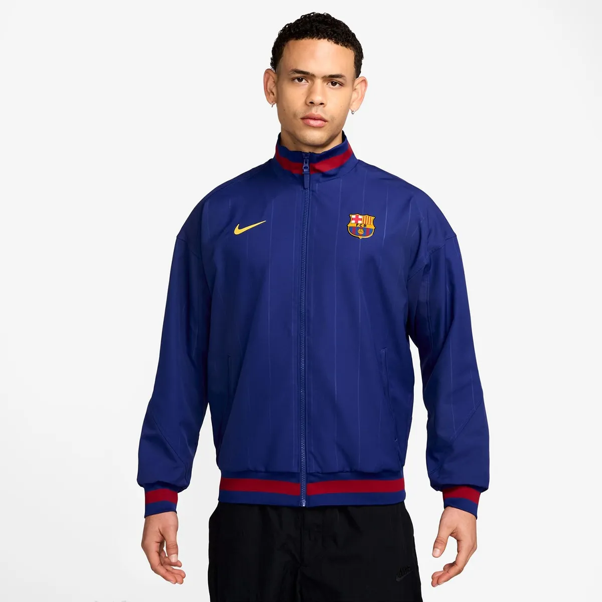 Мужская куртка FC Barcelona 2025-2026 Strike Anthem Jacket Nike, синий
Мужская куртка FC Barcelona 2025-2026 Strike Anthem Jacket Nike, синий