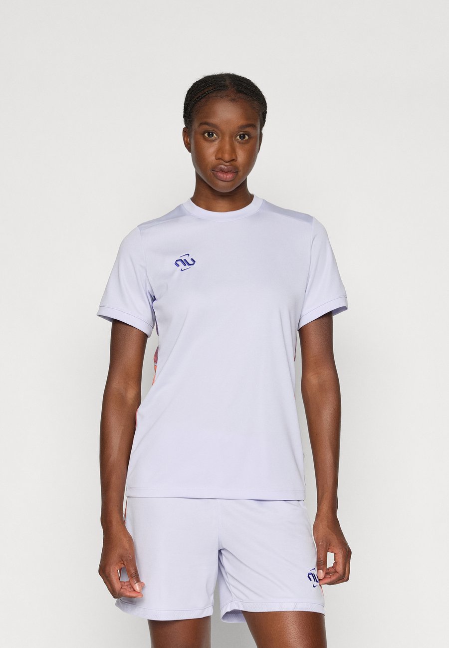Футболка Nike Performance TOP , Oxygen Purple/Dark Concord/Lilac, Фиолетовый, Футболка Nike Performance TOP , Oxygen Purple/Dark Concord/Lilac
Футболка Nike Performance TOP , Oxygen Purple/Dark Concord/Lilac, Фиолетовый, Футболка Nike Performance TOP , Oxygen Purple/Dark Concord/Lilac
