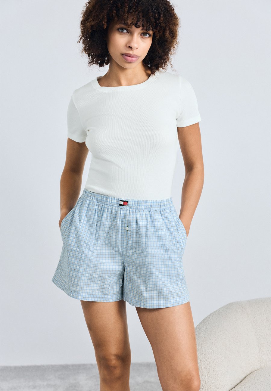 Пижамные брюки Tommy Hilfiger HERITAGE PLAID SHORTS, Cloudy Blue/Dark Blue
Пижамные брюки Tommy Hilfiger HERITAGE PLAID SHORTS, Cloudy Blue/Dark Blue