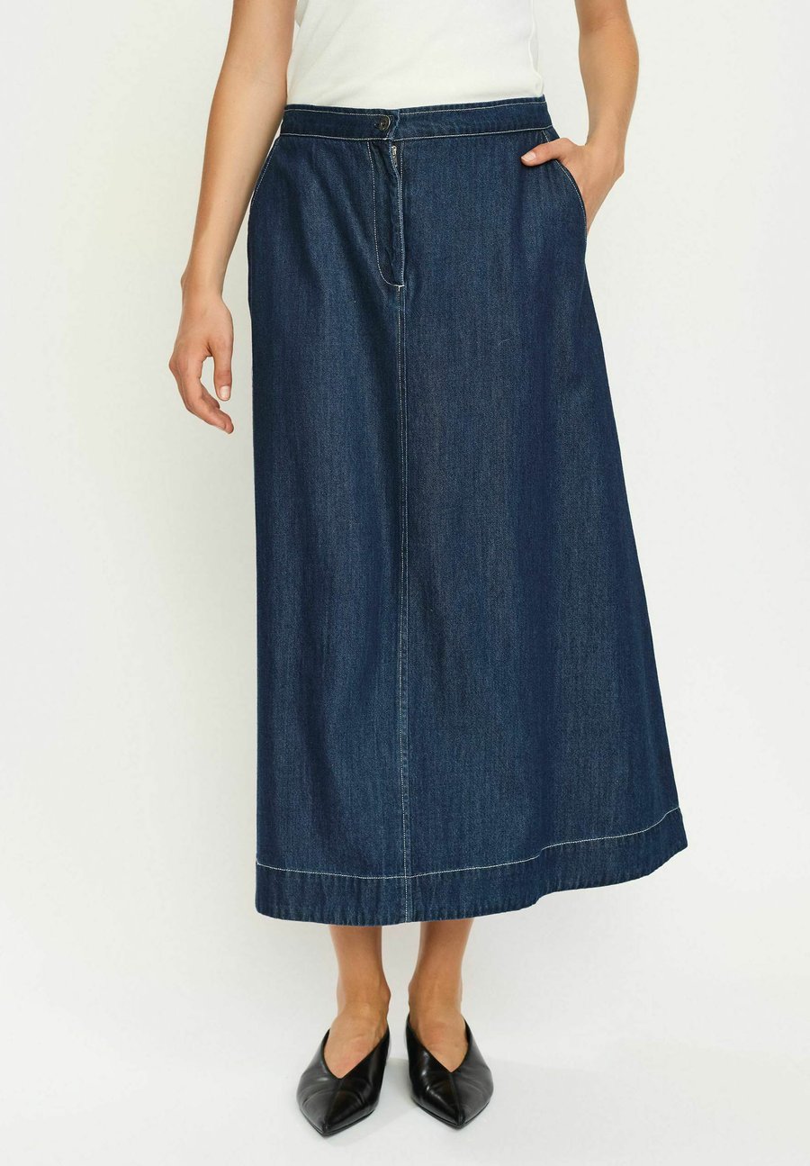 Юбка Soft Rebels PORTIA MIDI, Dark Blue
Юбка Soft Rebels PORTIA MIDI, Dark Blue