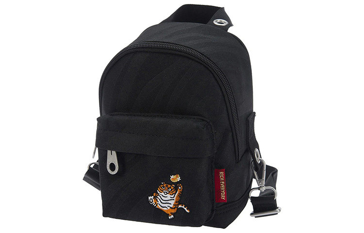 Сумка через плечо LiNing Sports Life Collection из полиэстера, унисекс черная
Сумка через плечо LiNing Sports Life Collection из полиэстера, унисекс черная