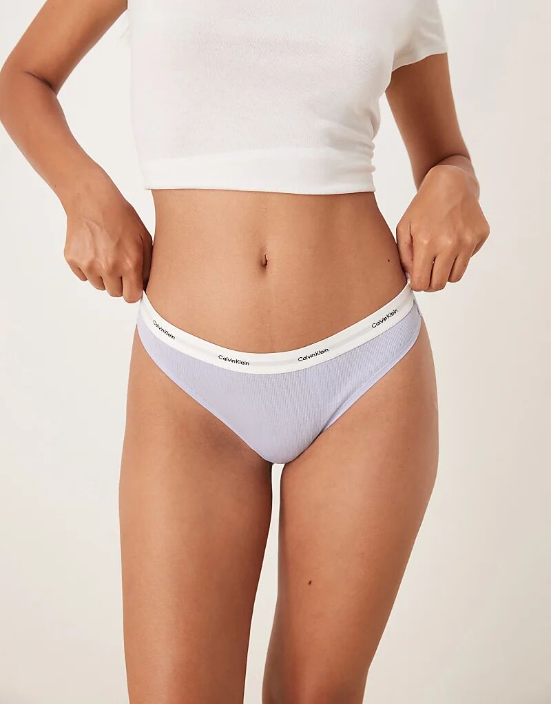 Хлопковые стринги Calvin Klein в рубчик, эластичный, синего цвета
Хлопковые стринги Calvin Klein в рубчик, эластичный, синего цвета