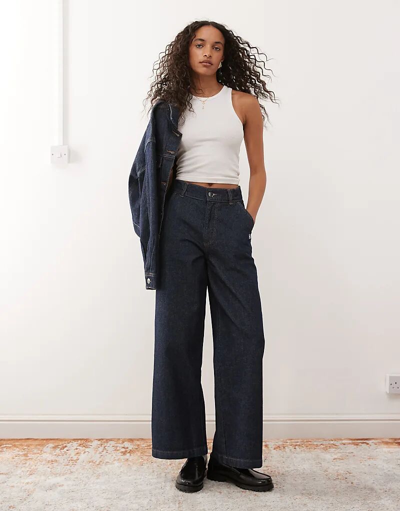 Джинсы New Era NY Yankees Coord с широкими штанинами темно-синего цвета
Джинсы New Era NY Yankees Coord с широкими штанинами темно-синего цвета