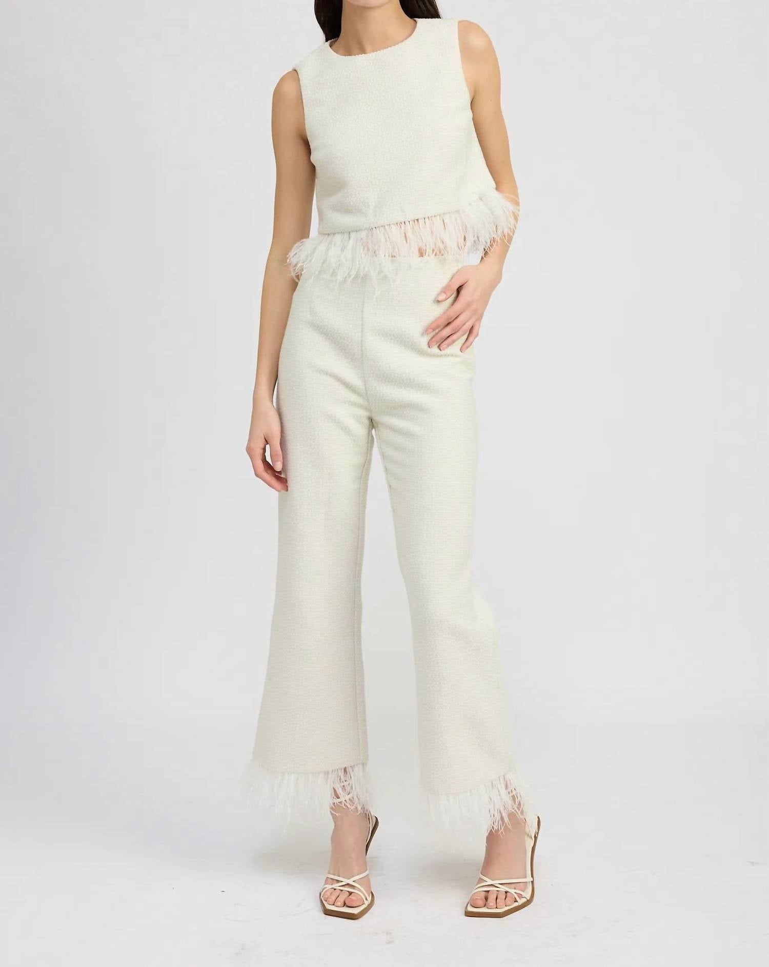 Arden Топ в белом цвете En Saison
Arden Топ в белом цвете En Saison