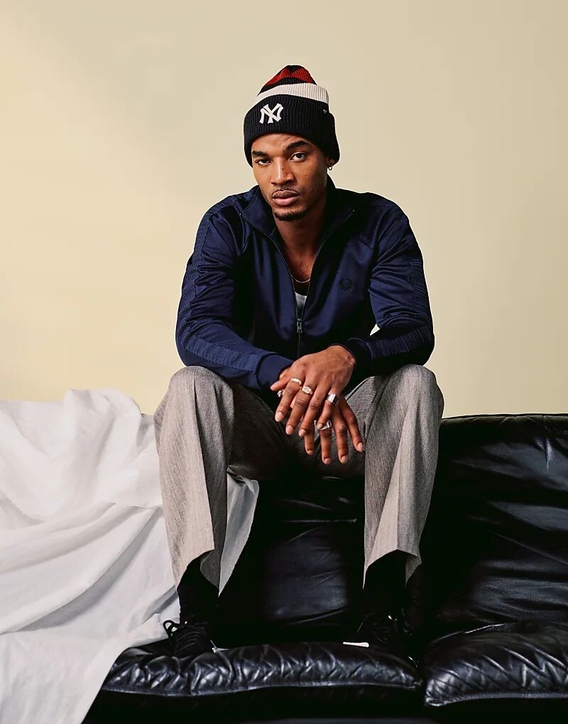 Спортивная куртка Fred Perry темно-синего цвета с декоративными полосками, коорд., Синий, Спортивная куртка Fred Perry темно-синего цвета с декоративными полосками, коорд.
Спортивная куртка Fred Perry темно-синего цвета с декоративными полосками, коорд., Синий, Спортивная куртка Fred Perry темно-синего цвета с декоративными полосками, коорд.