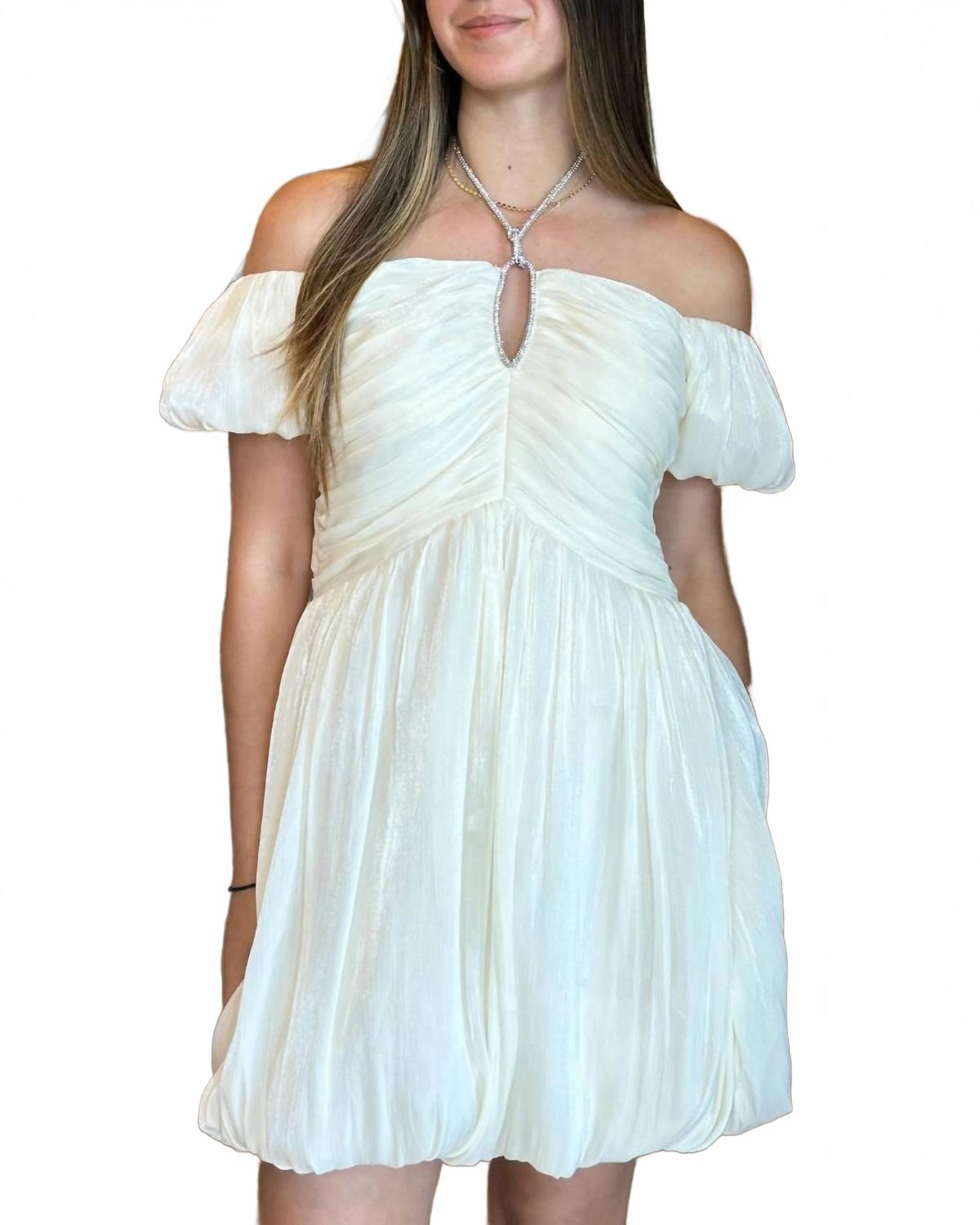 Короткое платье с пайетками в цвете айвори INA Fashion, слоновая кость
Короткое платье с пайетками в цвете айвори INA Fashion, слоновая кость