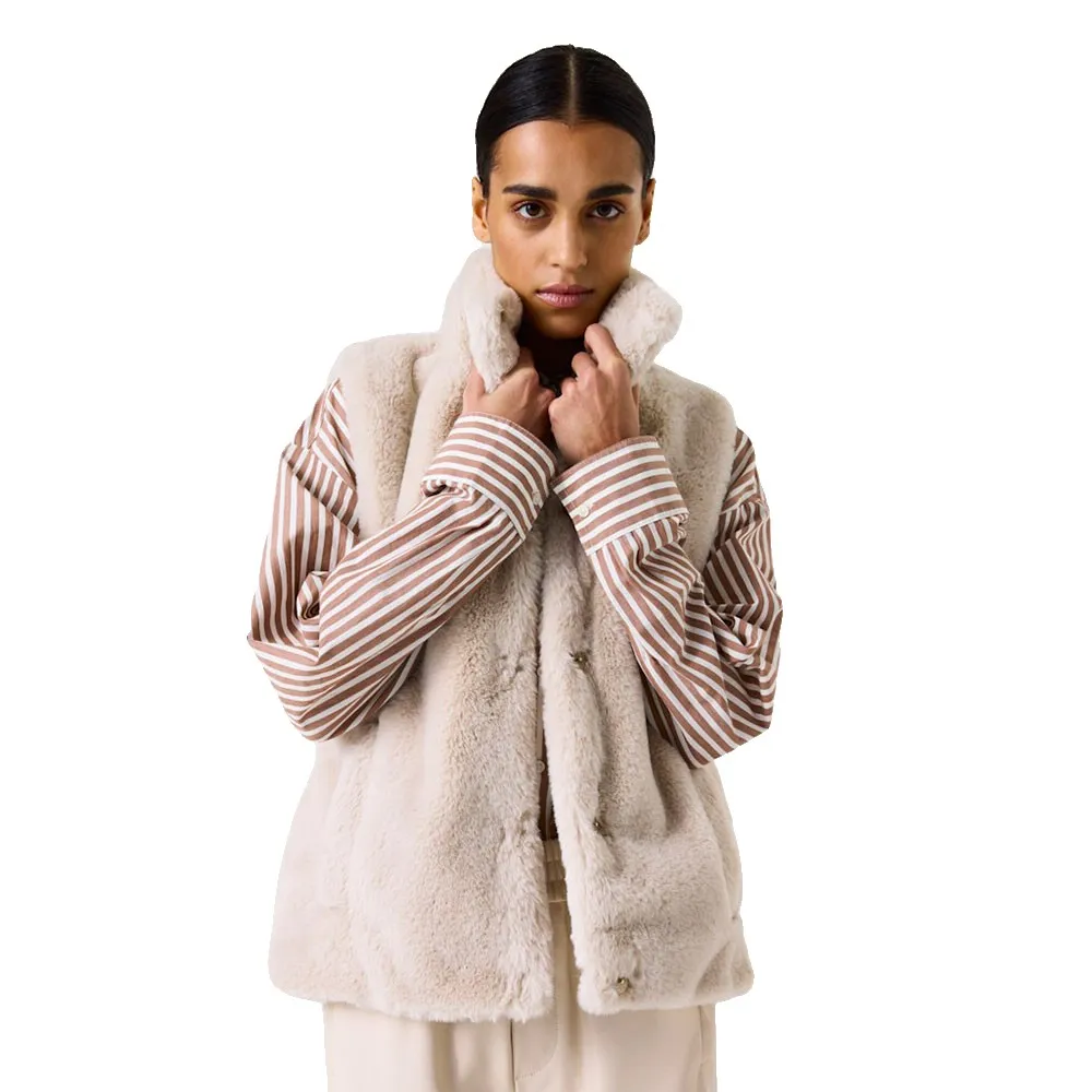 Жилет Garcia J50093, бежевый
Жилет Garcia J50093, бежевый