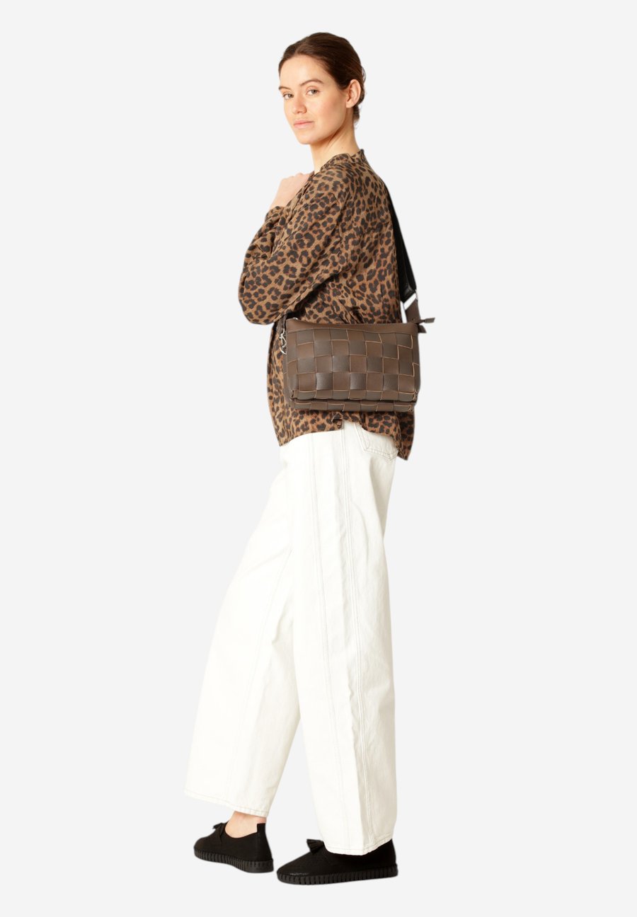 Сумка кросс-боди Ilse Jacobsen Cross body bag, Chocolate Brown/Dark Brown
Сумка кросс-боди Ilse Jacobsen Cross body bag, Chocolate Brown/Dark Brown
