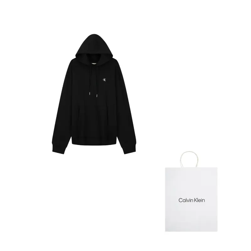 Свитшот Men's UB1 Space Black Calvin Klein, черный
Свитшот Men's UB1 Space Black Calvin Klein, черный