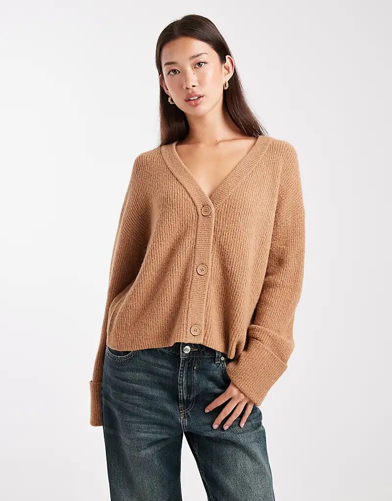 Кардиган Miss Selfridge с широкими манжетами и V-образным вырезом цвета мокко
Кардиган Miss Selfridge с широкими манжетами и V-образным вырезом цвета мокко