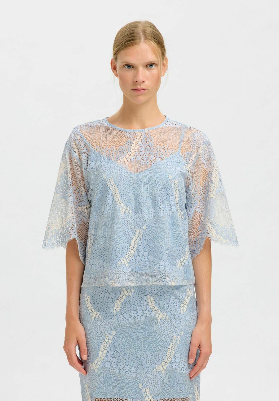 Блуза Selected Femme CROP, Cashmere Blue/Light Blue
Блуза Selected Femme CROP, Cashmere Blue/Light Blue