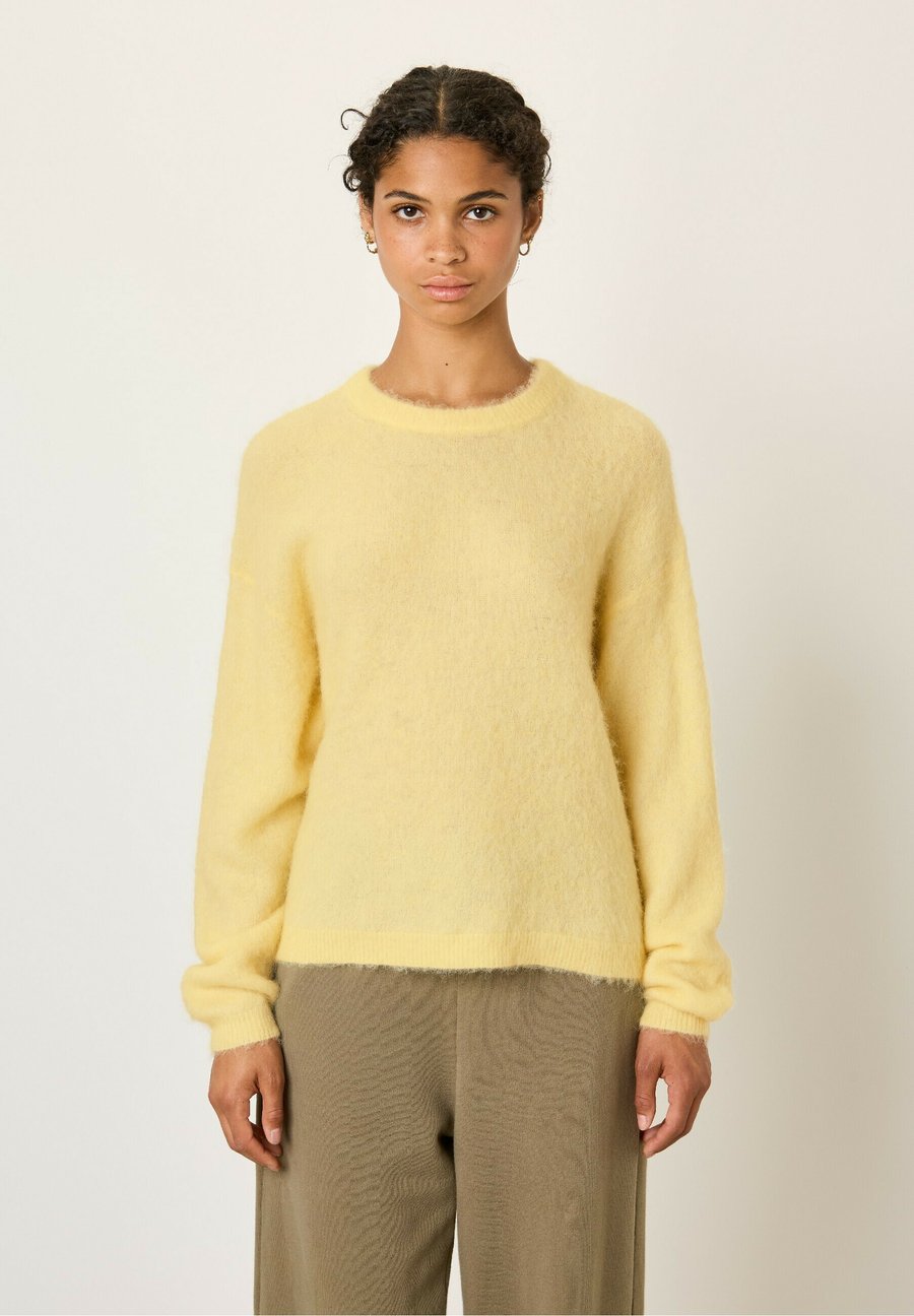 Джемпер American Vintage NENYBAY, Soja/Yellow
Джемпер American Vintage NENYBAY, Soja/Yellow