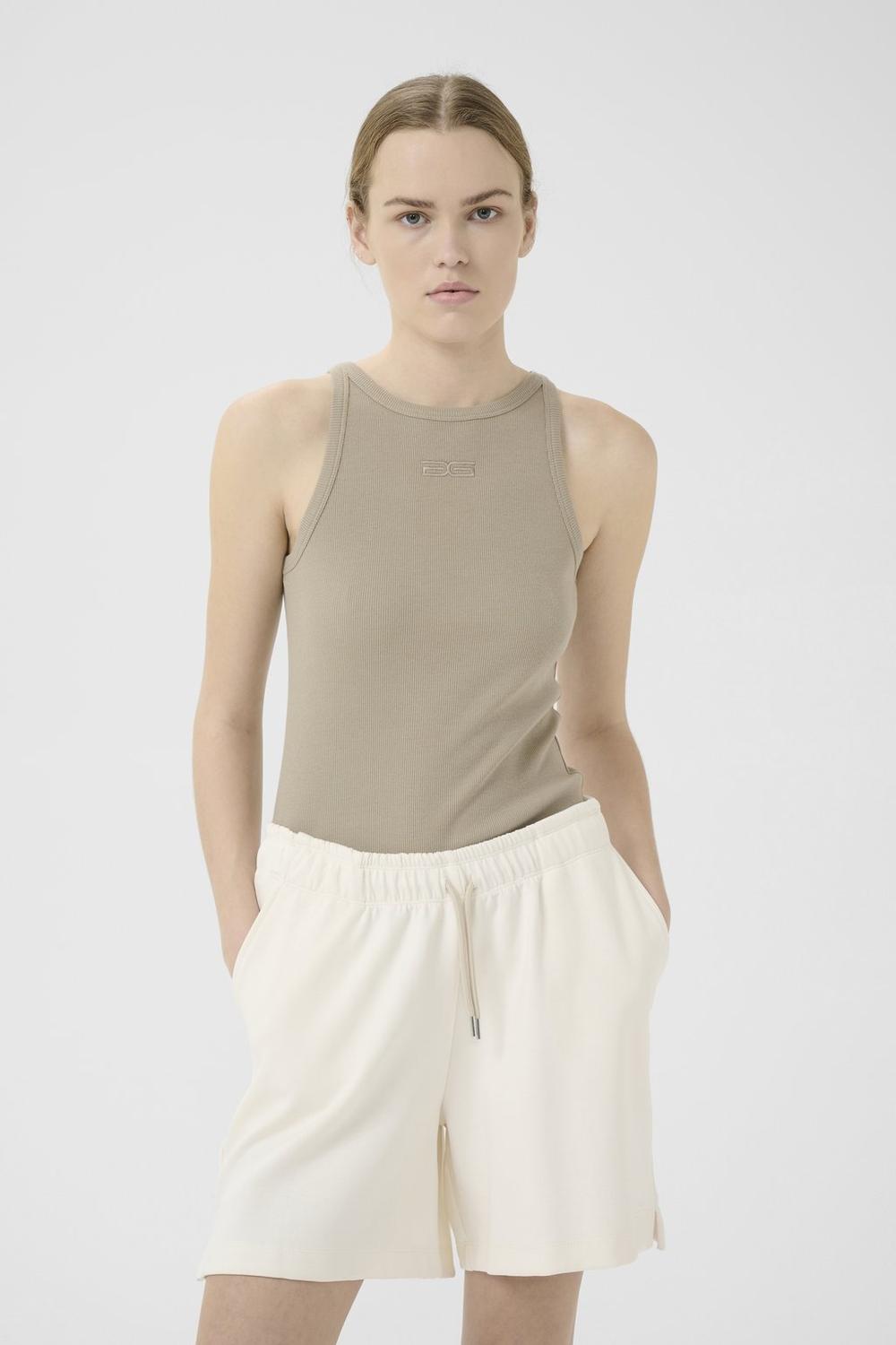 Топ DREW LOGO TANK Gestuz, серебряный
Топ DREW LOGO TANK Gestuz, серебряный