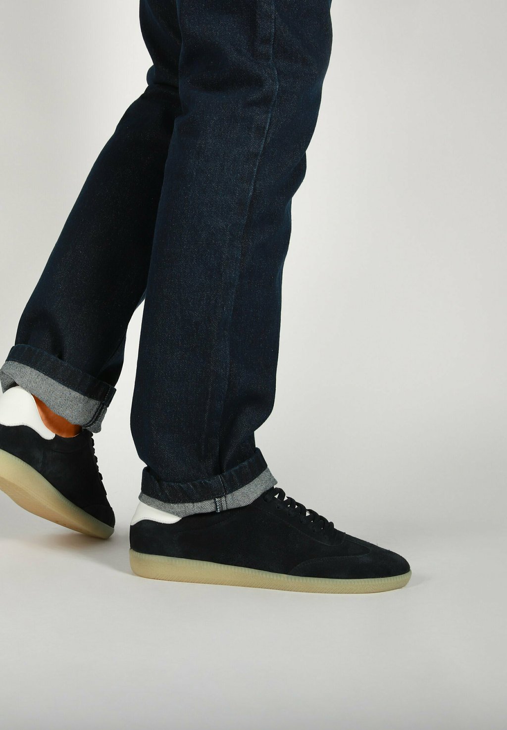 Кроссовки LIME WREN PERF Blackstone, темно-синий
Кроссовки LIME WREN PERF Blackstone, темно-синий