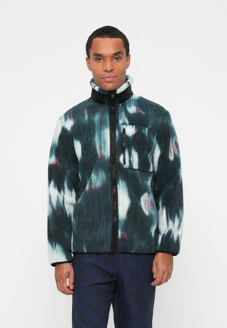 Флисовая куртка Rains YERMO JACKET UNISEX, Blur/Multi-Coloured
Флисовая куртка Rains YERMO JACKET UNISEX, Blur/Multi-Coloured