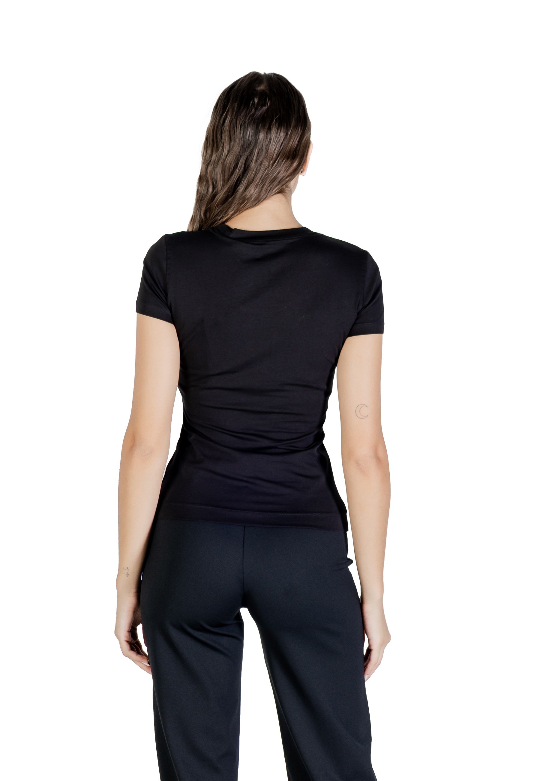 Футболка GUESS, черный
Футболка GUESS, черный