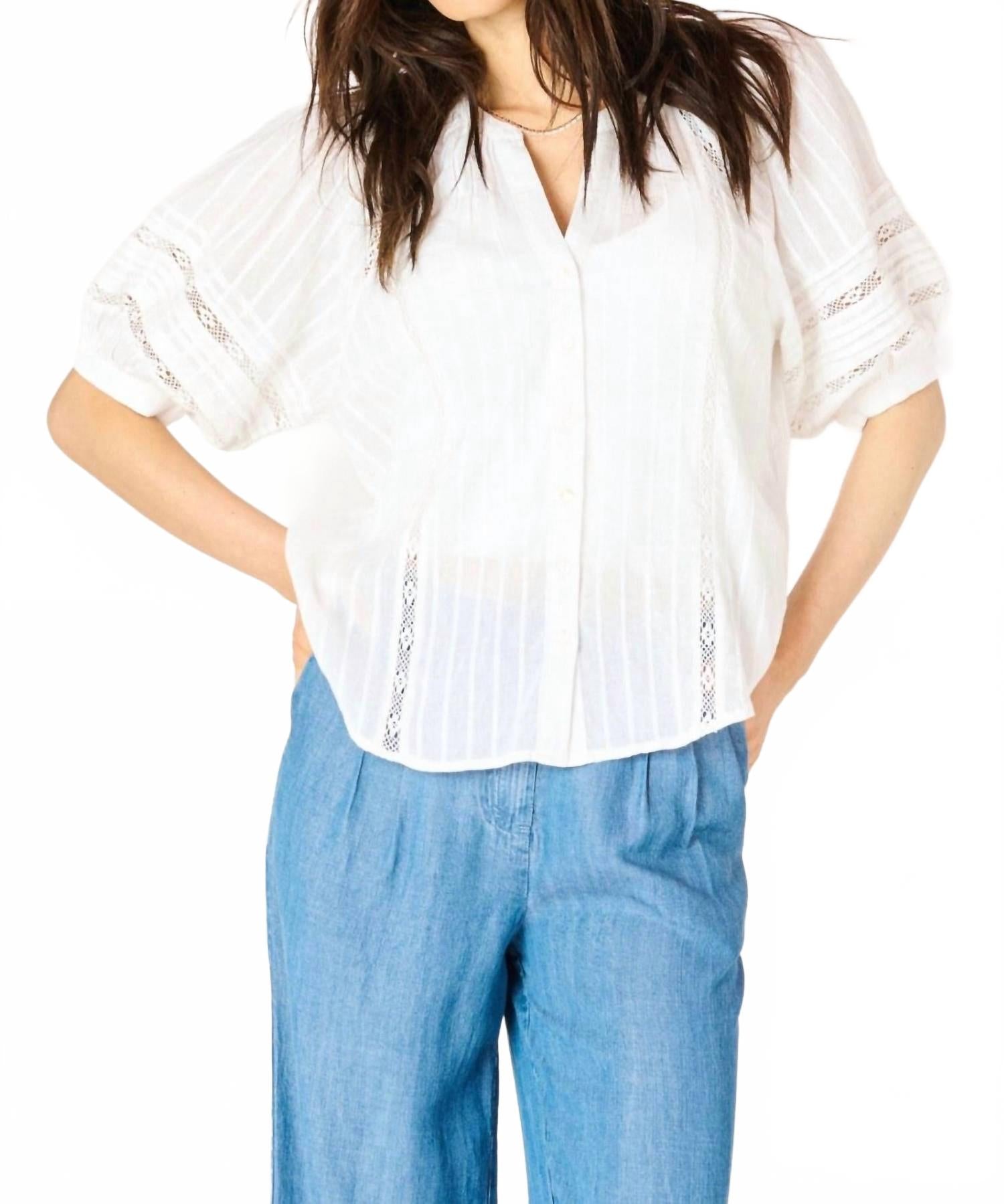 Блузка с кружевными вставками белого цвета Dex
Блузка с кружевными вставками белого цвета Dex