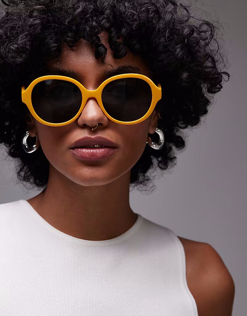 Большие круглые солнцезащитные очки Topshop Corfu горчично-желтого цвета
Большие круглые солнцезащитные очки Topshop Corfu горчично-желтого цвета